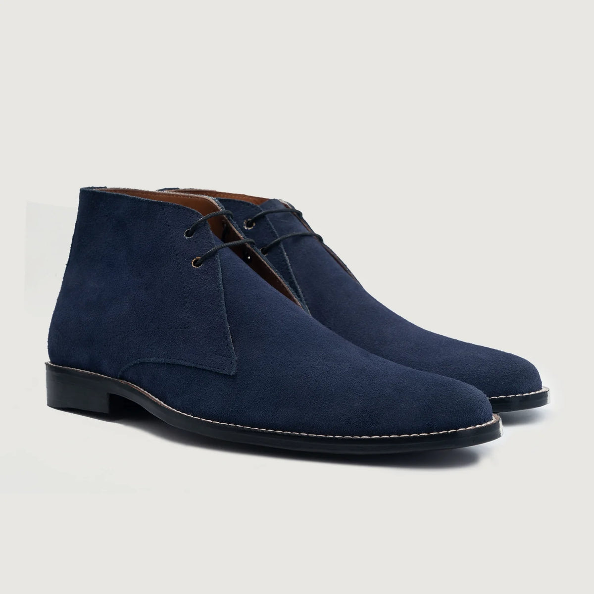 Corry Chukka Midnight Blau Suede Lederstiefel für Herren For Men in Midnight Blue Goatskin Suede - Seitenansicht | Online Kaufen