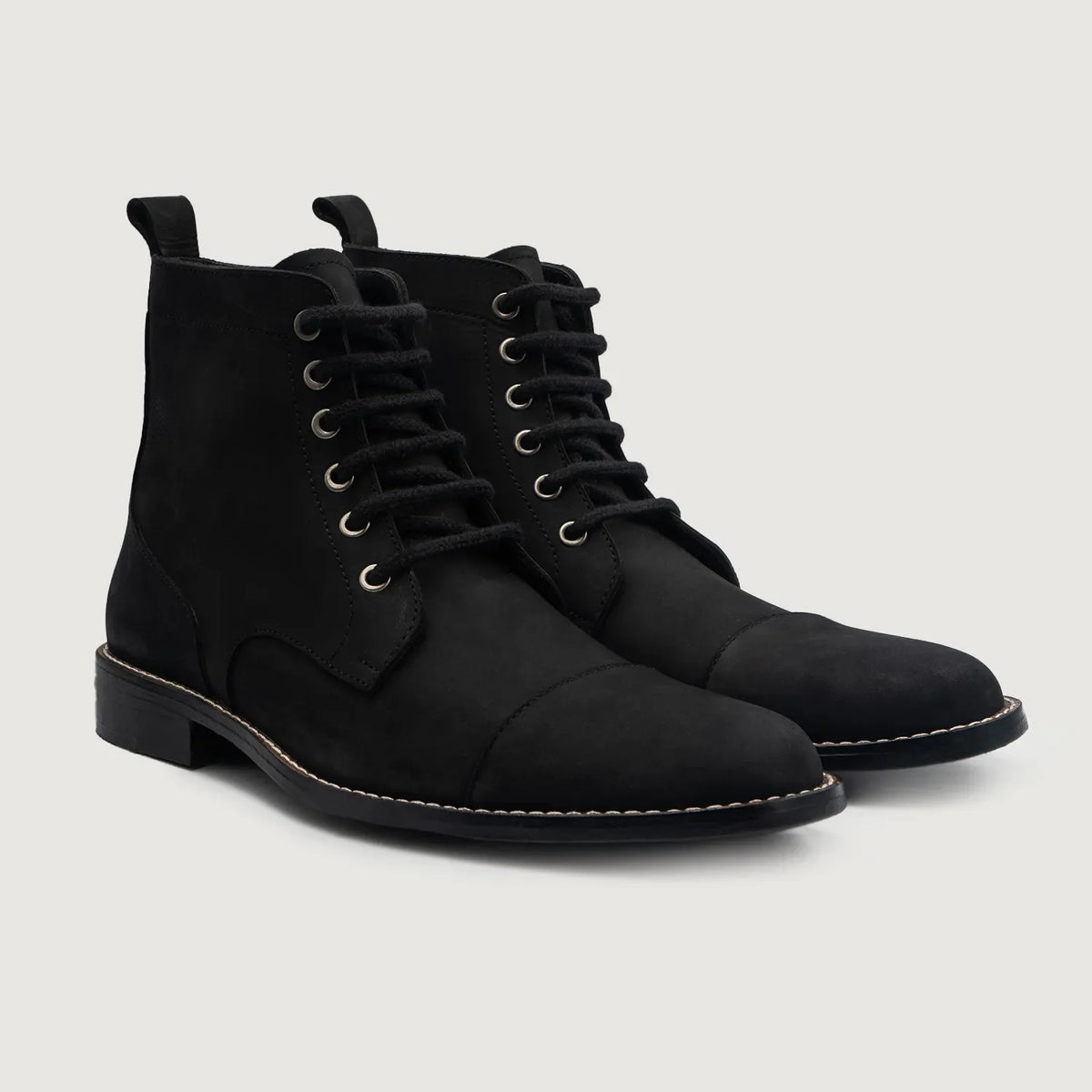 Knight Derby Schwarz Nubuck Lederstiefel für Herren For Men in schwarzem Rindleder - Seitenansicht | Online Kaufen