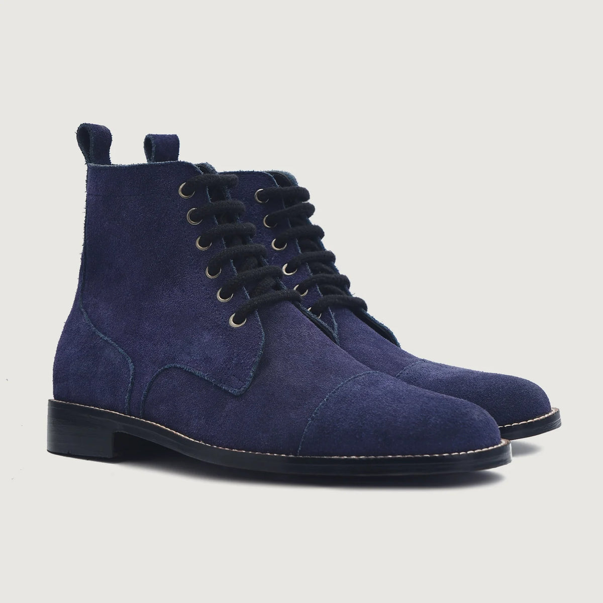 Knight Derby Midnight Blau Suede Lederstiefel für Herren For Men in Midnight Blue Goatskin Suede - Seitenansicht | Online Kaufen