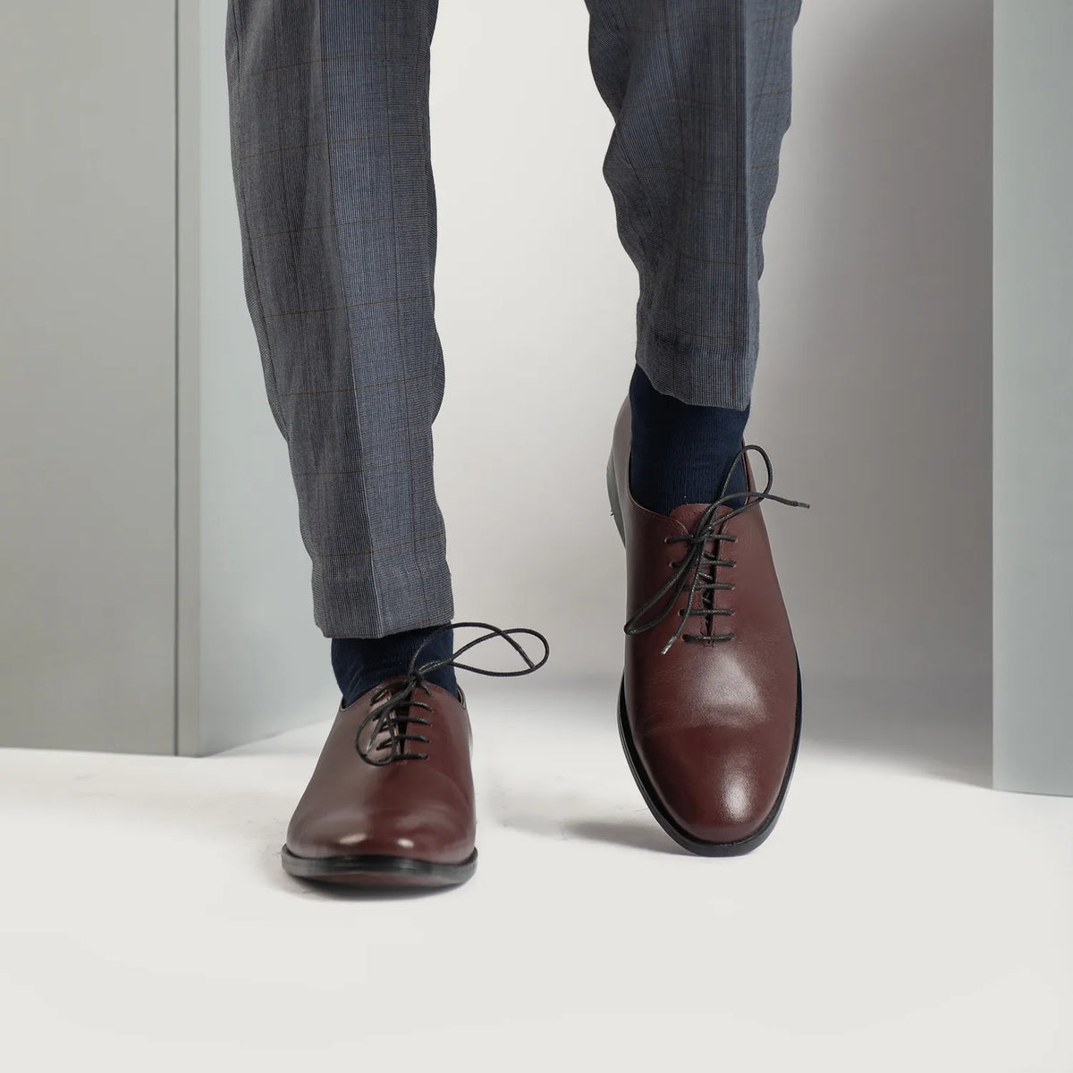 Tailored Rib Cuffs & Hem Craftsmanship Construction Detail on Director Wholecut Kastanienbraun Lederschuhe für Herren For Men