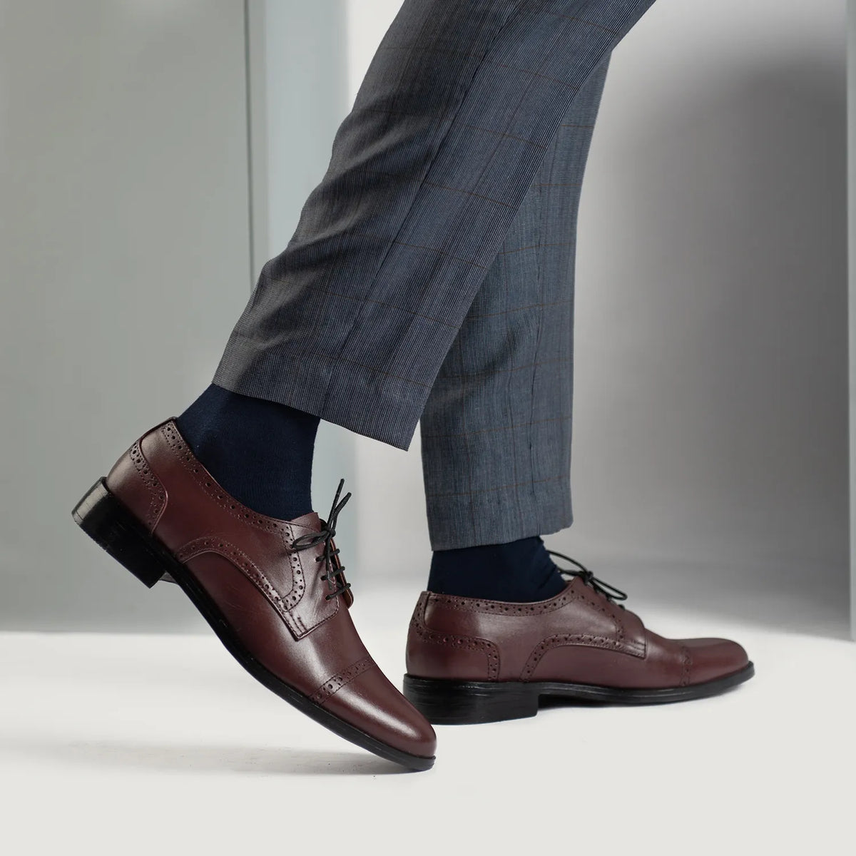 Top-Down Perspective Showing Lacing System & Tongue Craftsmanship
