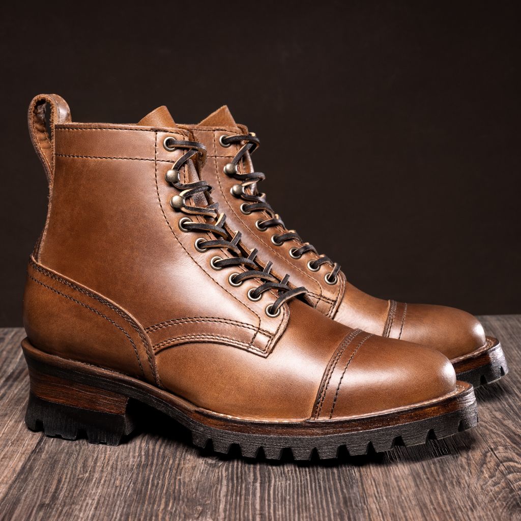 Challenger Sesam-Braun Lederstiefel für Herren in Classic Full-Grain Leather - Seitenansicht | Online Kaufen