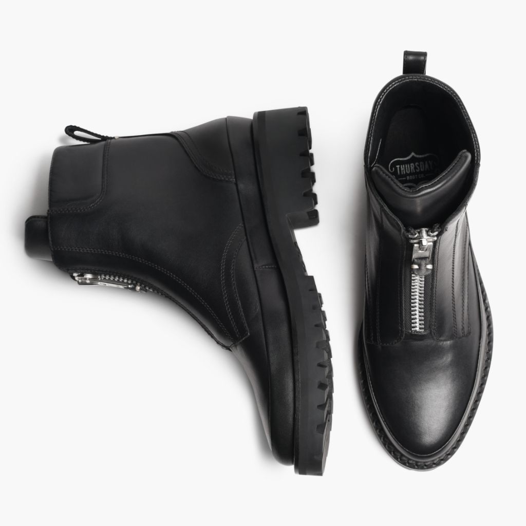 Authentic Full-Grain Leather Grain Depth & Pull-Up Patina Texture Detail