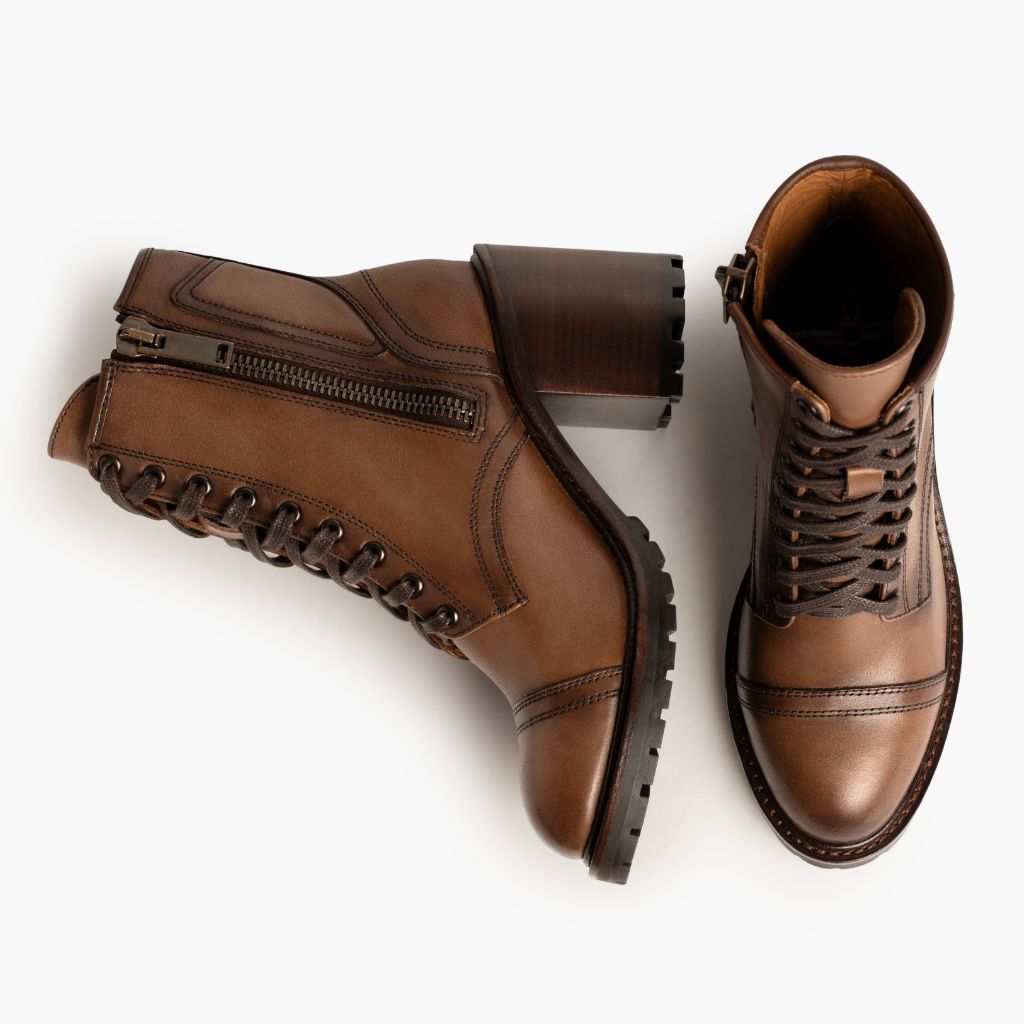 High-Traction Rubber Outsole & Lug Tread Pattern on Rebel Bernstein-Weizen Lederstiefel für Damen