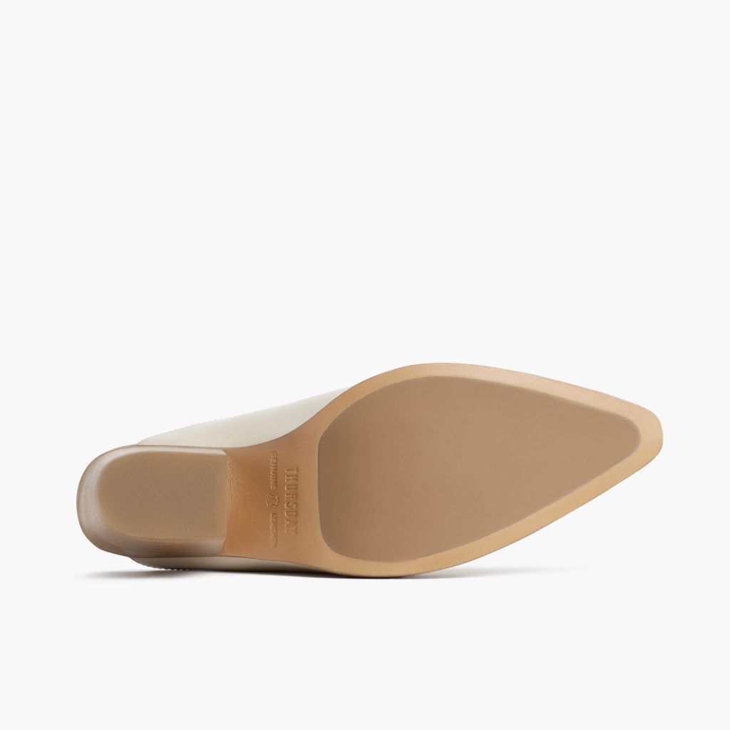 High-Traction Rubber Outsole & Lug Tread Pattern on Summer Ivory Lederstiefel für Damen