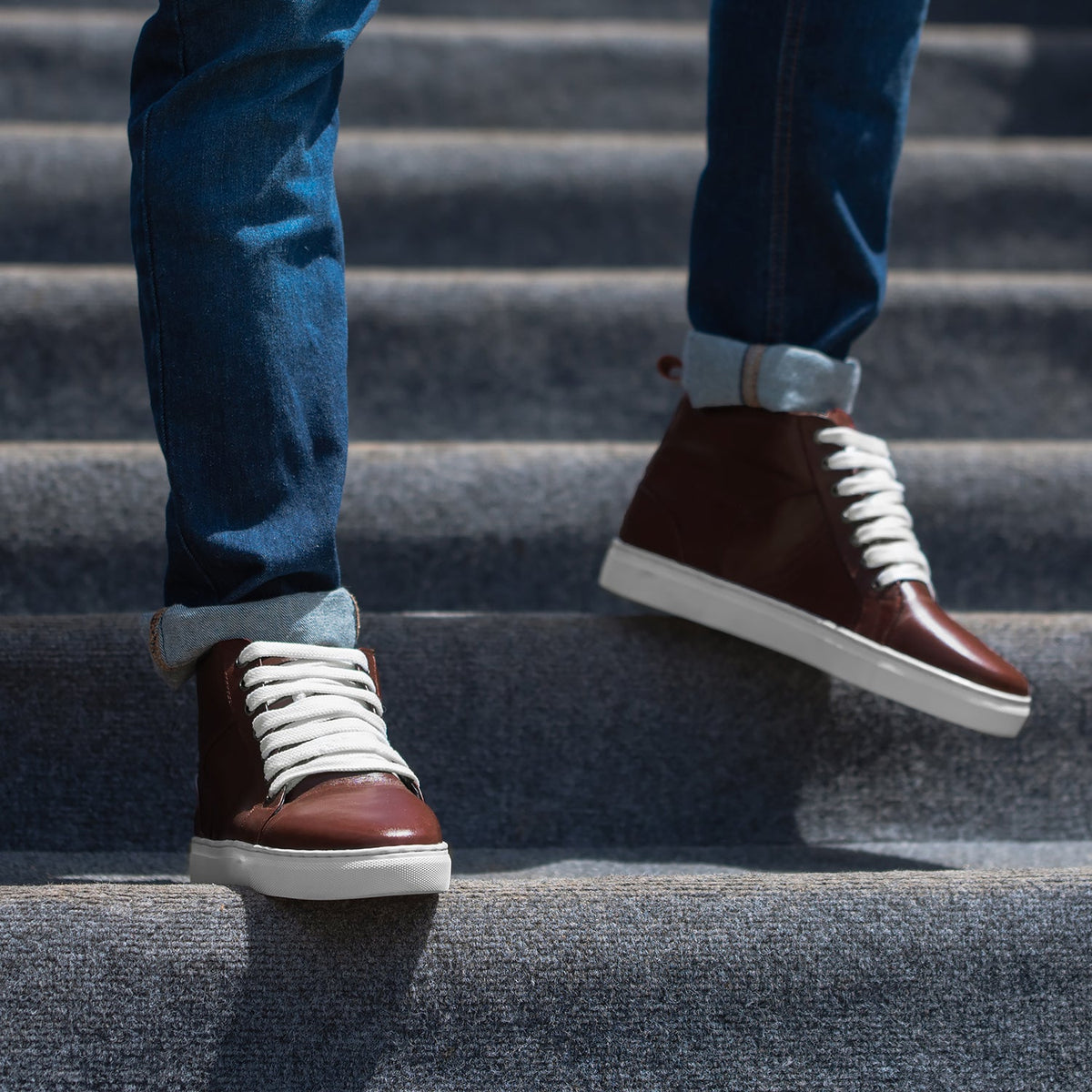 High-Traction Rubber Outsole & Lug Tread Pattern on Marty High Top Kastanienbraun Leder-Sneaker für Herren