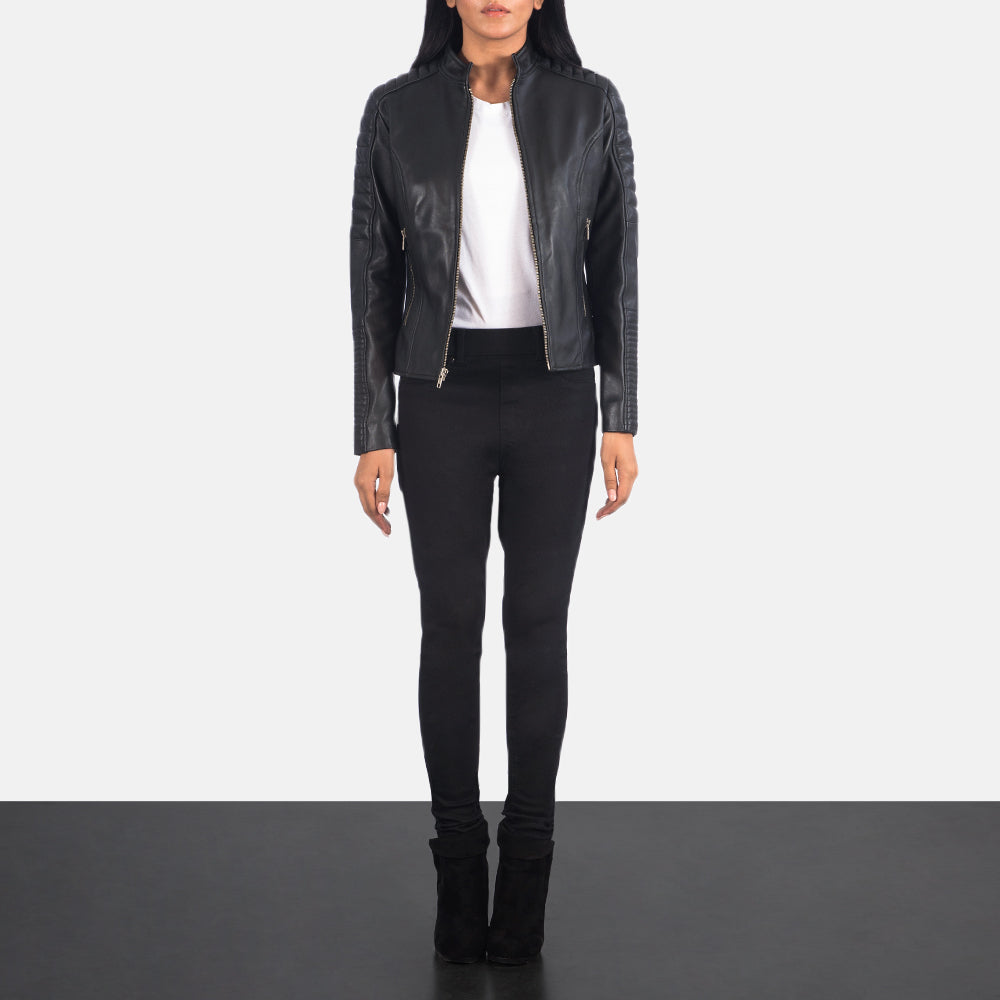 Women's Adalyn Gesteppt Schwarz Leder-Bikerjacke für Damen - Seitenansicht mit ergonomischem Ärmelschnitt