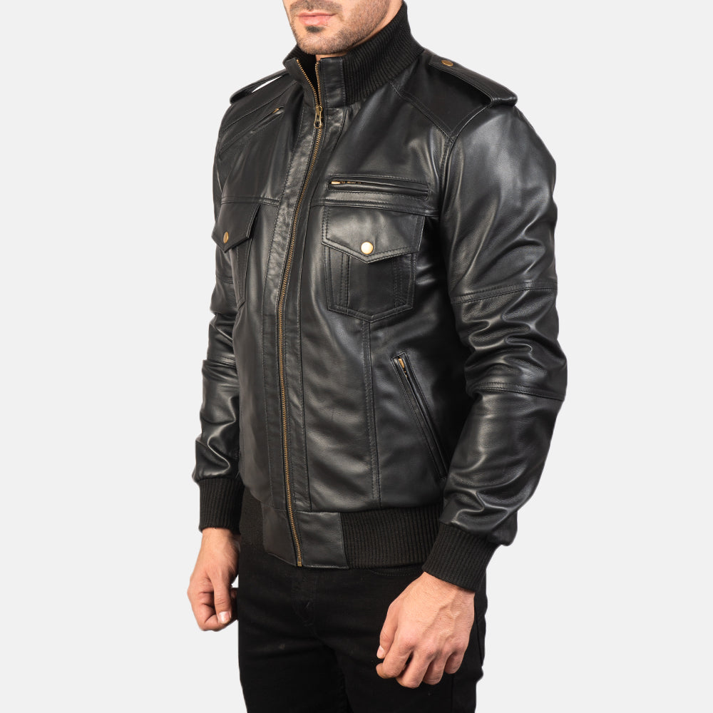 Black Sheepskin Leather Bomber Jacket - Rückansicht mit passgenauen Schultern &amp; sauberem Saum