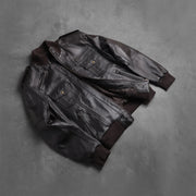 Rib knit &amp; Hem Craftsmanship Construction Detail on Men's Agent Shadow Braun Leder-Bomberjacke für Herren