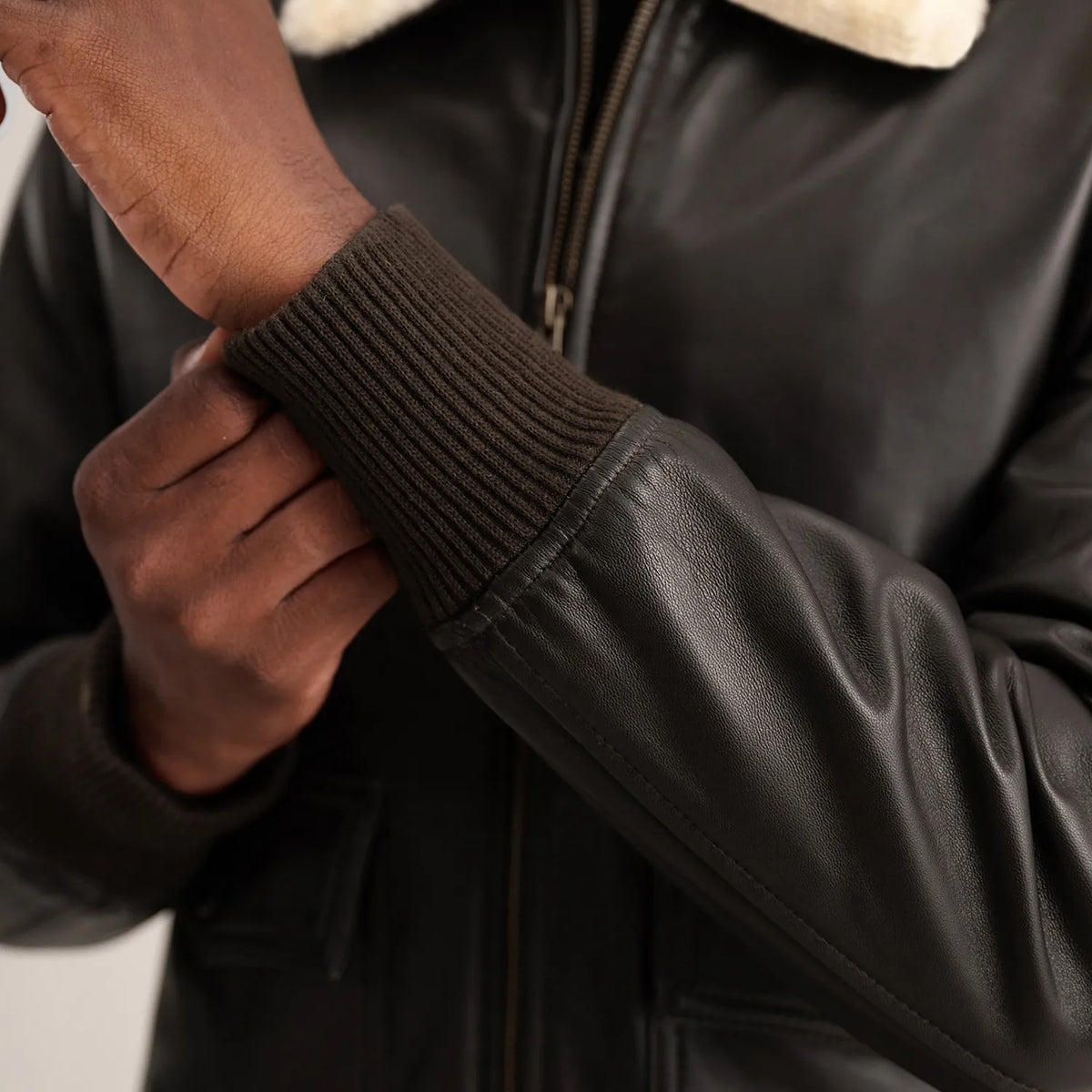 
Innenansicht Showing Quilted Viscose Lining & Zwei funktionale Innentaschen