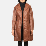 
Alexis Braun Single Breasted Ledermantel für Damen in Brown Cowhide Leather - Vorderansicht & maßgeschneiderte Silhouette | Online Kaufen