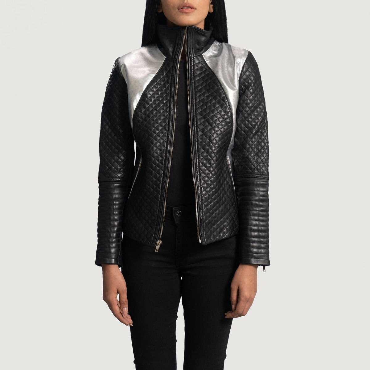 Women's Alia Metallic Schwarz Leder-Bikerjacke für Damen in Black Sheepskin Leather - Vorderansicht &amp; maßgeschneiderte Silhouette | Online Kaufen