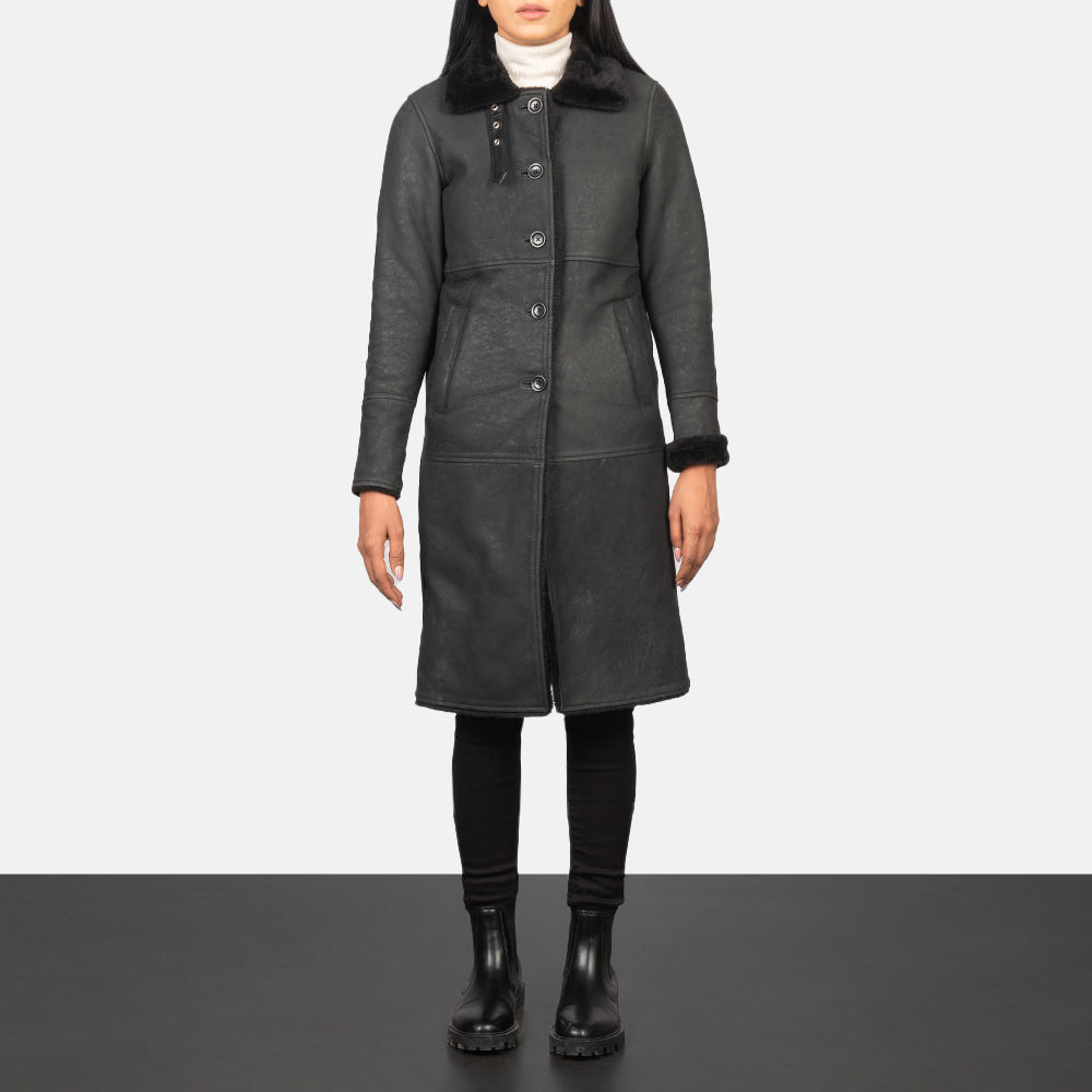 Women's Alina Shearling Schwarz Ledermantel für Damen in Distressed Black Sheepskin Leather - Vorderansicht &amp; maßgeschneiderte Silhouette | Online Kaufen
