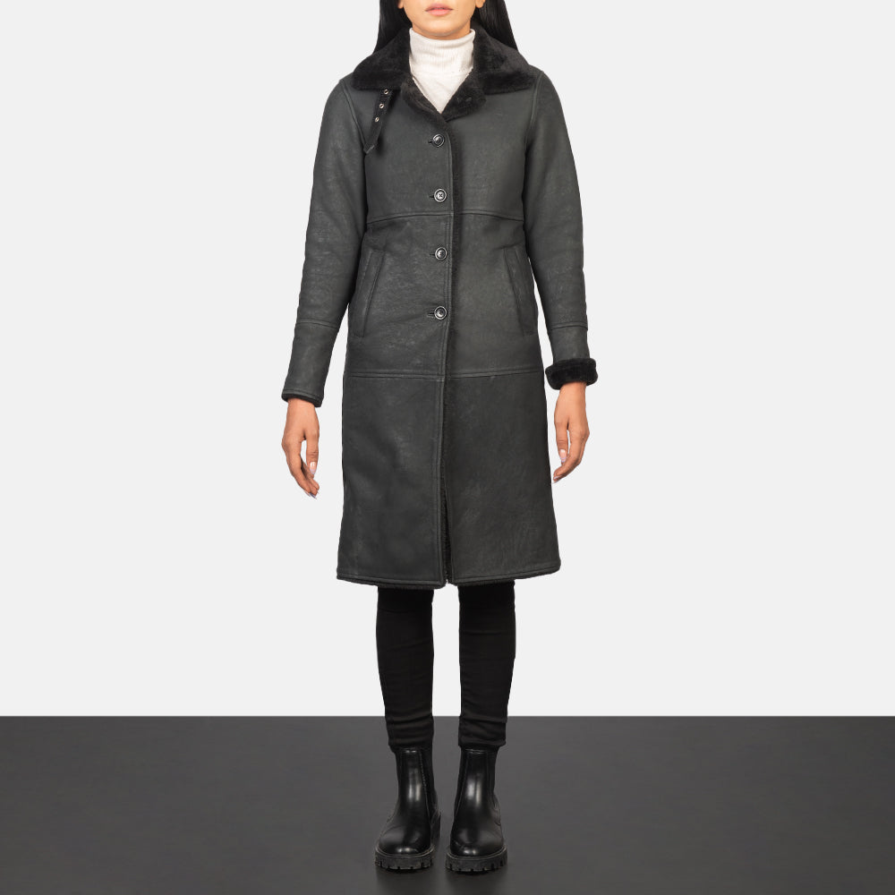 Women's Alina Shearling Schwarz Ledermantel für Damen - Seitenansicht mit ergonomischem Ärmelschnitt