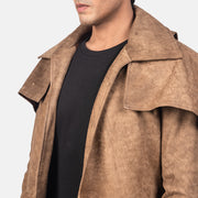 Detailansicht of Classic Collar &amp; Heavy-Duty Zipper Hardware on Men's Army Braun Leather Duster für Herren