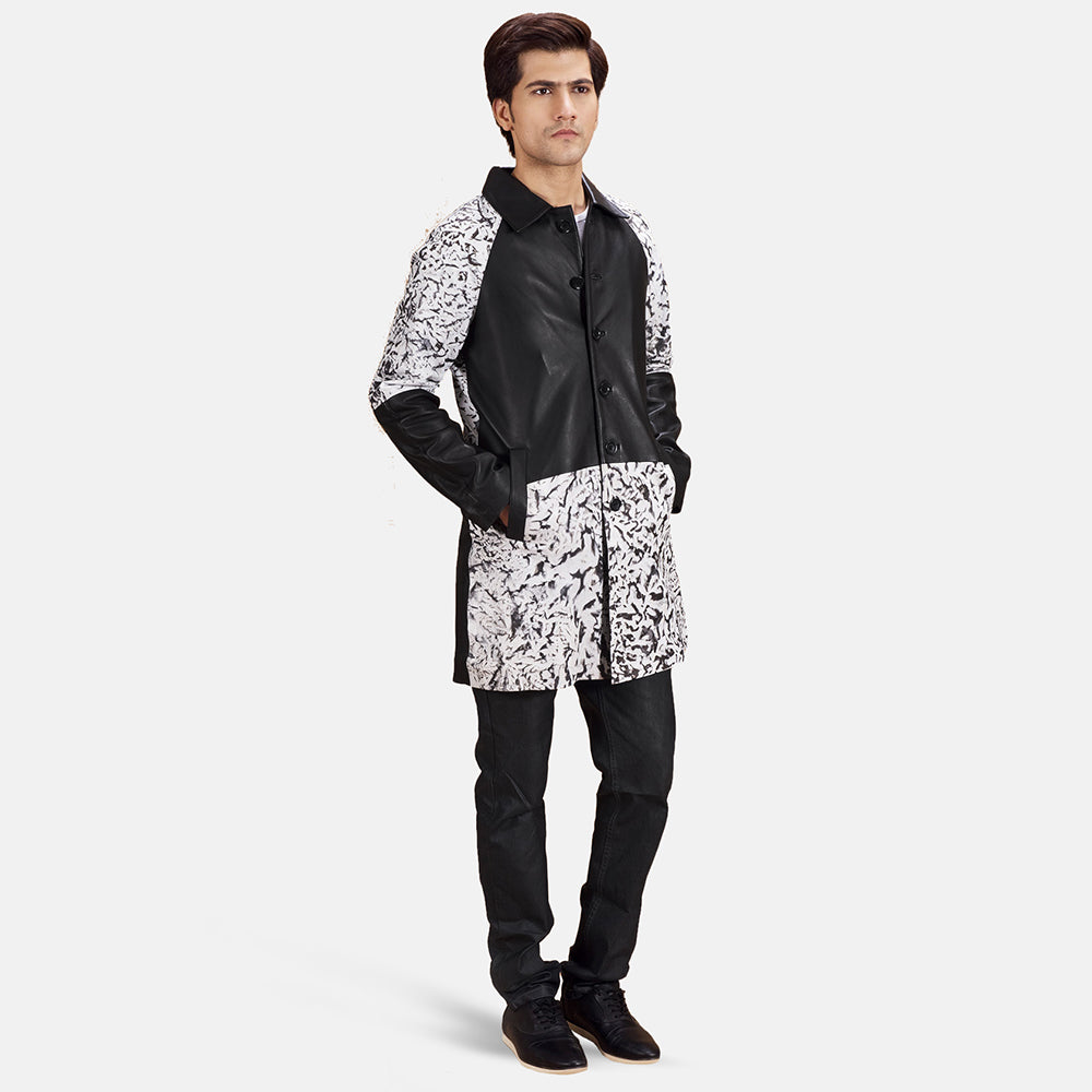 Men's Artistry Schwarz Dye Ledermantel für Herren - Seitenansicht mit ergonomischem Ärmelschnitt