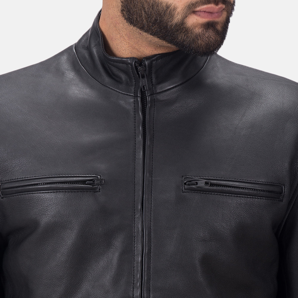Detailansicht of High neck &amp; Zipper Hardware on Austere Matte Schwarz Leder-Bikerjacke für Herren