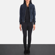 Women's Ava Ma-1 Blue Suede Bomber Jacket - Seitenansicht mit ergonomischem Ärmelschnitt