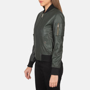 Green Sheepskin Leather Bomber Jacket - Rückansicht mit passgenauen Schultern &amp; sauberem Saum