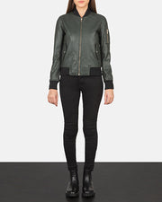 Ava Ma-1 Green Leather Bomber Jacket - Seitenansicht mit ergonomischem Ärmelschnitt