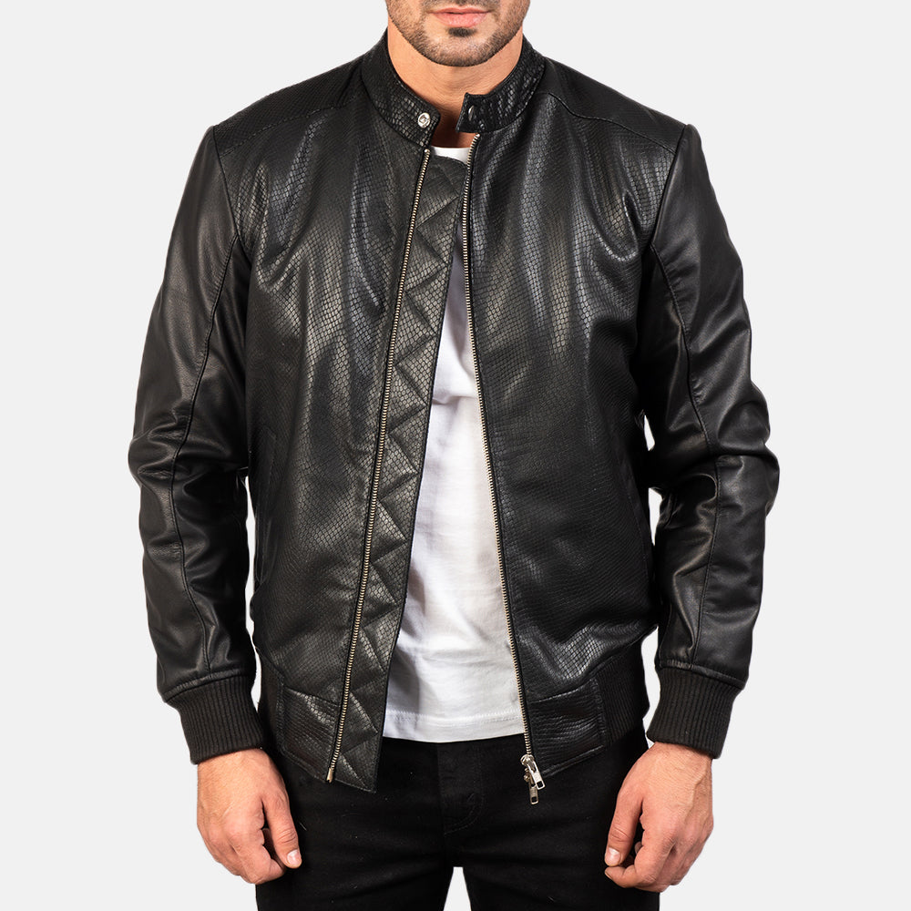 Avan Black Leather Bomber Jacket in Black Cowhide (Torso) &amp;Amp; Goatskin (Sleeves) Leather - Vorderansicht &amp; maßgeschneiderte Silhouette | Online Kaufen