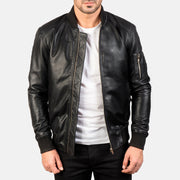 
Bomia Ma-1 Black Leather Bomber Jacket in Black Sheepskin Leather - Vorderansicht & maßgeschneiderte Silhouette | Online Kaufen