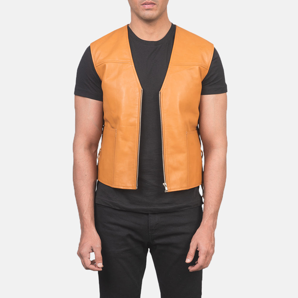 Men's Brandon Hellbraun Braun Lederweste für Herren in Tan Brown Sheepskin Leather - Vorderansicht &amp; maßgeschneiderte Silhouette | Online Kaufen