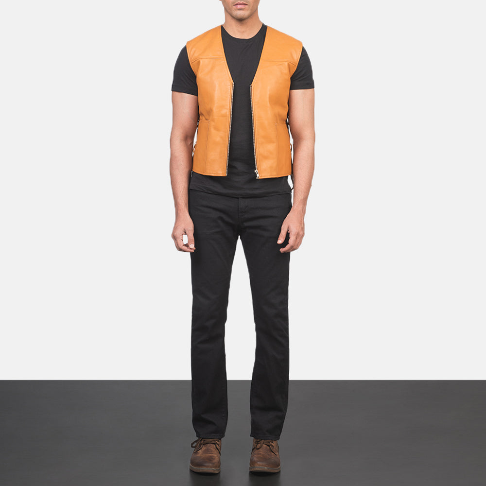 Men's Brandon Hellbraun Braun Lederweste für Herren - Seitenansicht mit ergonomischem Ärmelschnitt