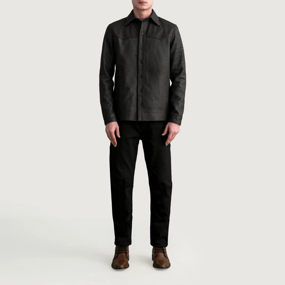 Detailansicht of Shirt &amp; Buttons Hardware on Bronco Tumbled Braun Leather Shirt für Herren