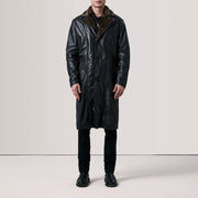 
Black Sheepskin Leather Aviator Jacket - Rückansicht mit passgenauen Schultern & sauberem Saum