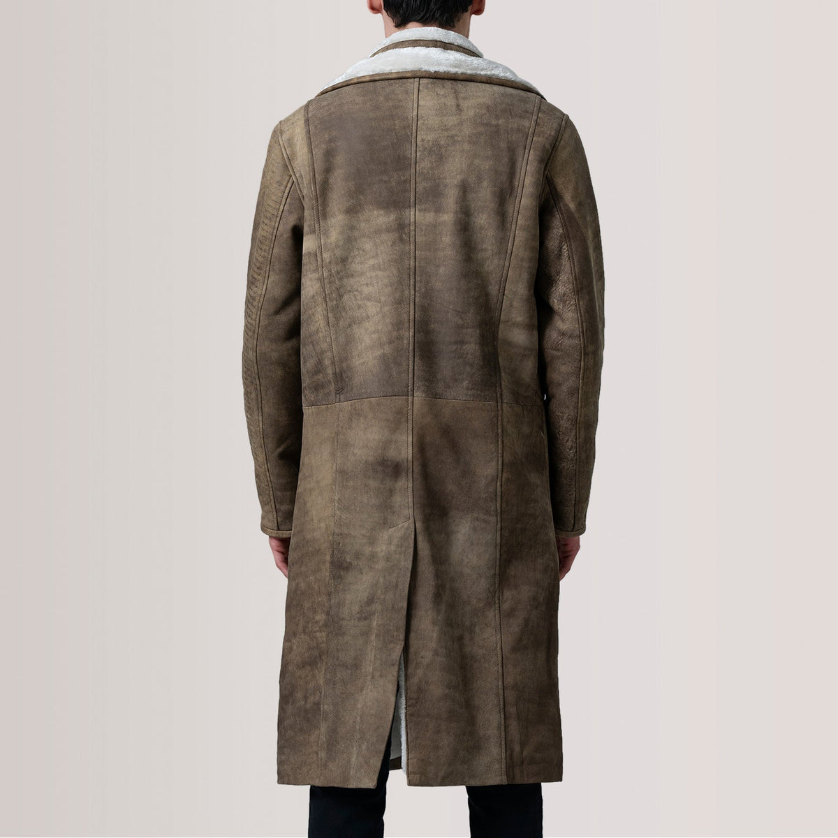 Detailansicht of Notch & Button Hardware on Cai Distressed Brown Leather Shearling Coat For Men
