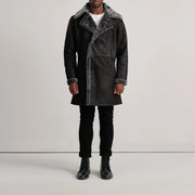 Charles Brown Suede Leather Shearling Double-Breasted Coat - Seitenansicht mit ergonomischem Ärmelschnitt