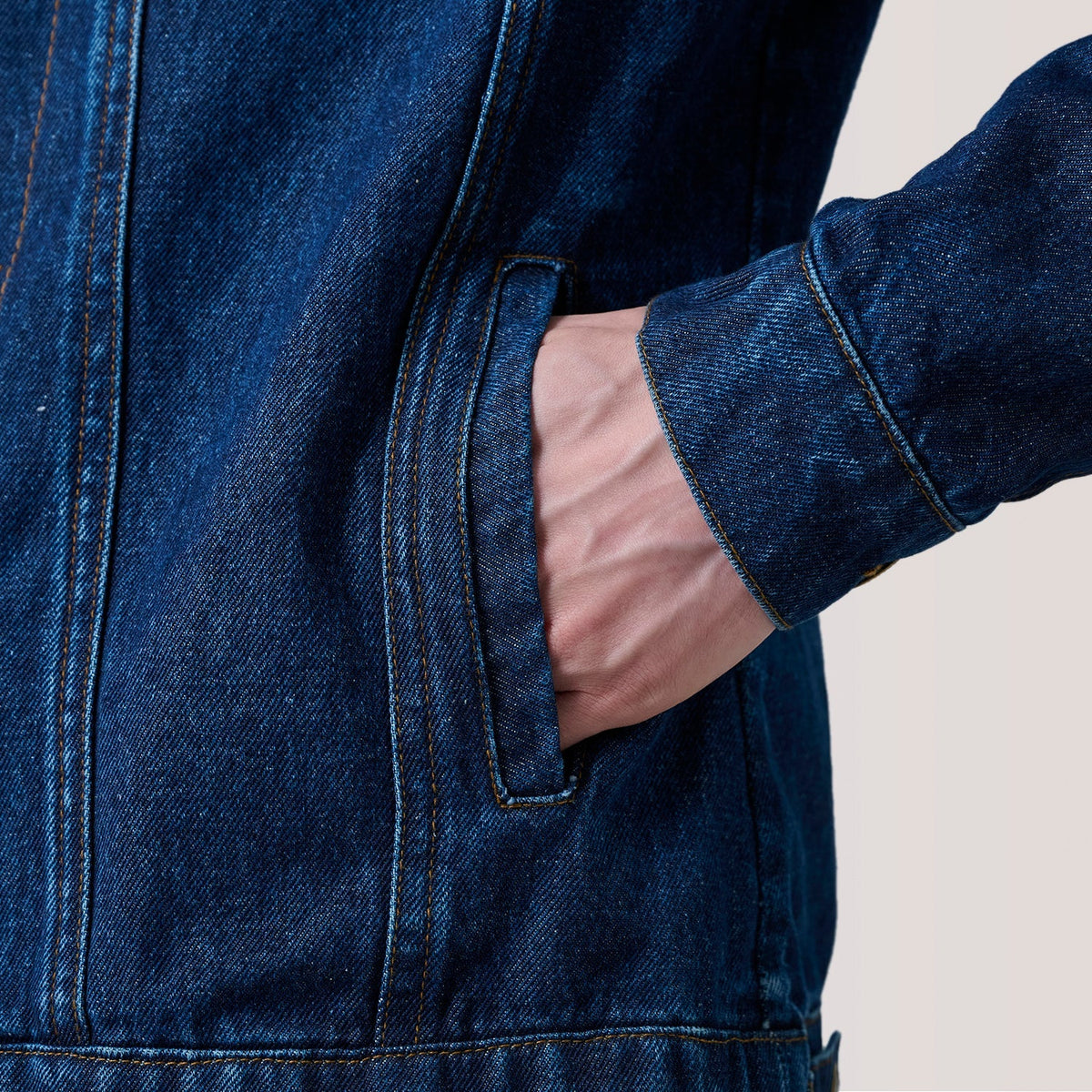 
Innenansicht Showing Quilted Viscose Lining & Zwei funktionale Innentaschen