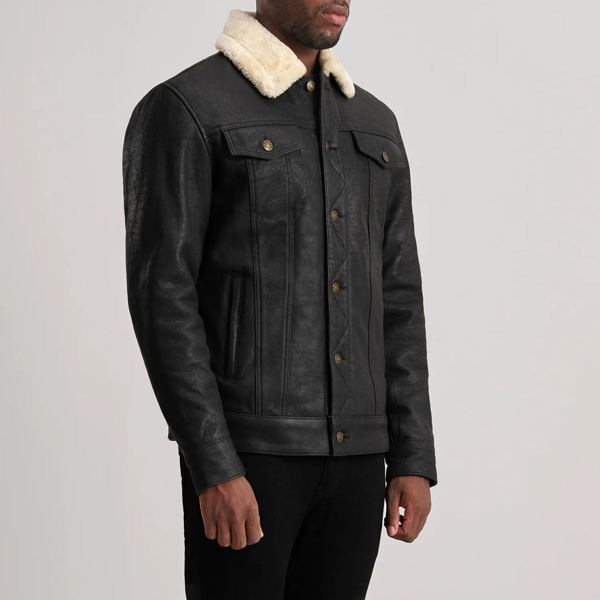 Distressed Black Sheepskin Snuffed Aviator Jacket - Rückansicht mit passgenauen Schultern &amp; sauberem Saum