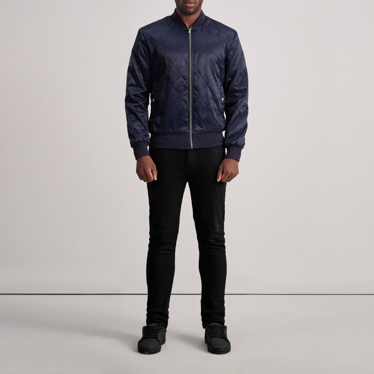 Detailansicht of Varsity &amp; Zipper Hardware on Danson Gesteppt Blau Varsity Lederjacke für Herren