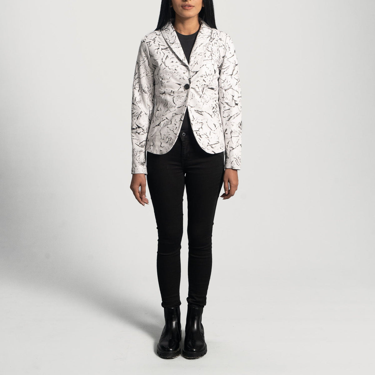 Detailansicht of Notch &amp; Button Hardware on Women's Donna Blake Weiß Lederblazer für Damen