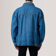 Detailansicht of Classic Collar &amp; Heavy-Duty Zipper Hardware on Eddie Dark Blau Oversized Denim Trucker Lederjacke für Herren For Men