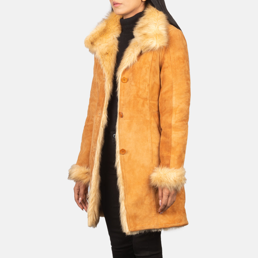 
Distressed Beige Goatskin Suede Leather Coat - Rückansicht mit passgenauen Schultern & sauberem Saum