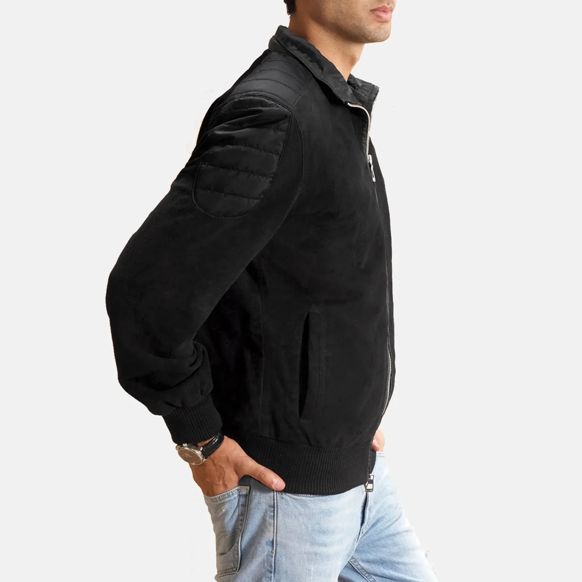 Black Goatskin Suede Bomber Jacket - Rückansicht mit passgenauen Schultern &amp; sauberem Saum