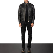 
Gatsby Quilted Black Leather Biker Jacket - Seitenansicht mit ergonomischem Ärmelschnitt & sportlicher Passform
