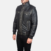 
Black Cowhide Leather Bomber Jacket - Rückansicht mit passgenauen Schultern & sauberem Saum
