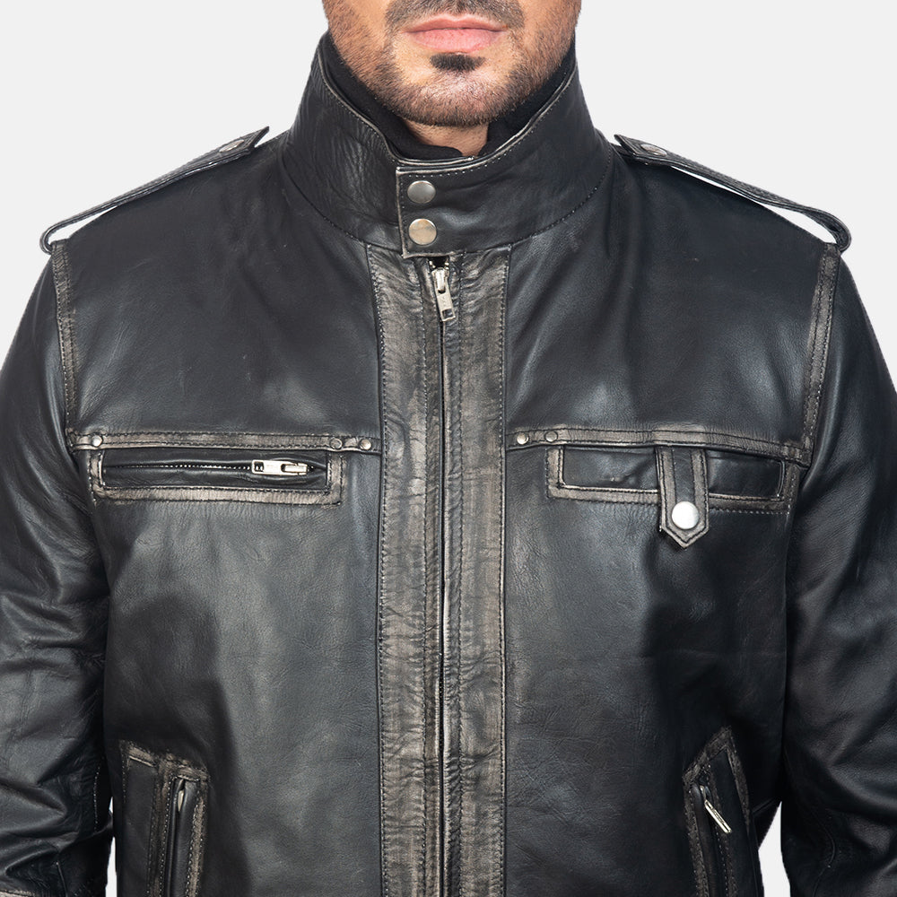 
Glen Street Schwarz Leder-Bomberjacke für Herren - Seitenansicht mit ergonomischem Ärmelschnitt & sportlicher Passform