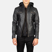 
Hector Schwarz Hooded Leder-Bikerjacke für Herren in Black Cowhide Leather - Vorderansicht & maßgeschneiderte Silhouette | Online Kaufen