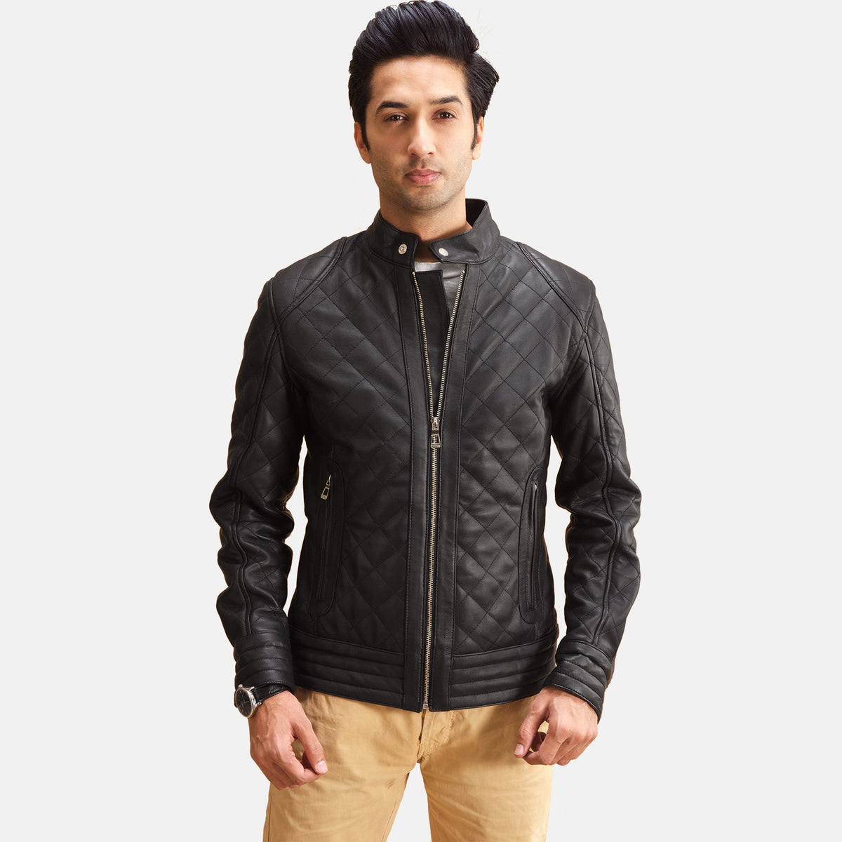 
Henry Gesteppt Schwarz Lederjacke für Herren in Black Sheepskin Leather - Vorderansicht & maßgeschneiderte Silhouette | Online Kaufen