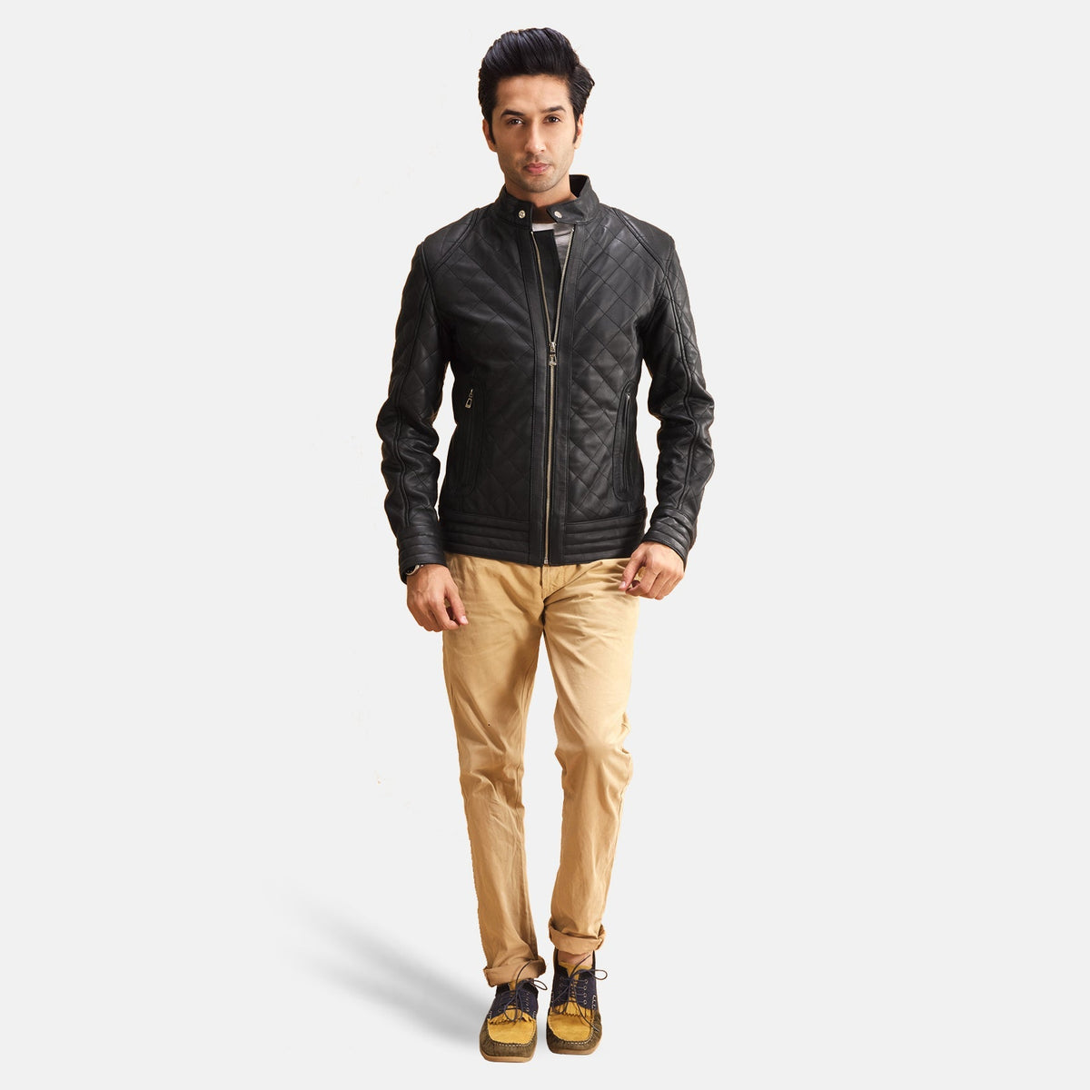 
Henry Gesteppt Schwarz Lederjacke für Herren - Seitenansicht mit ergonomischem Ärmelschnitt & sportlicher Passform