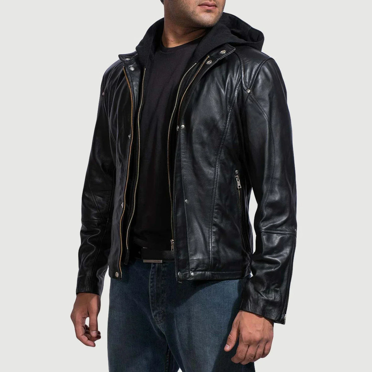 Black Cowhide Leather Hooded Jacket - Rückansicht mit passgenauen Schultern &amp; sauberem Saum