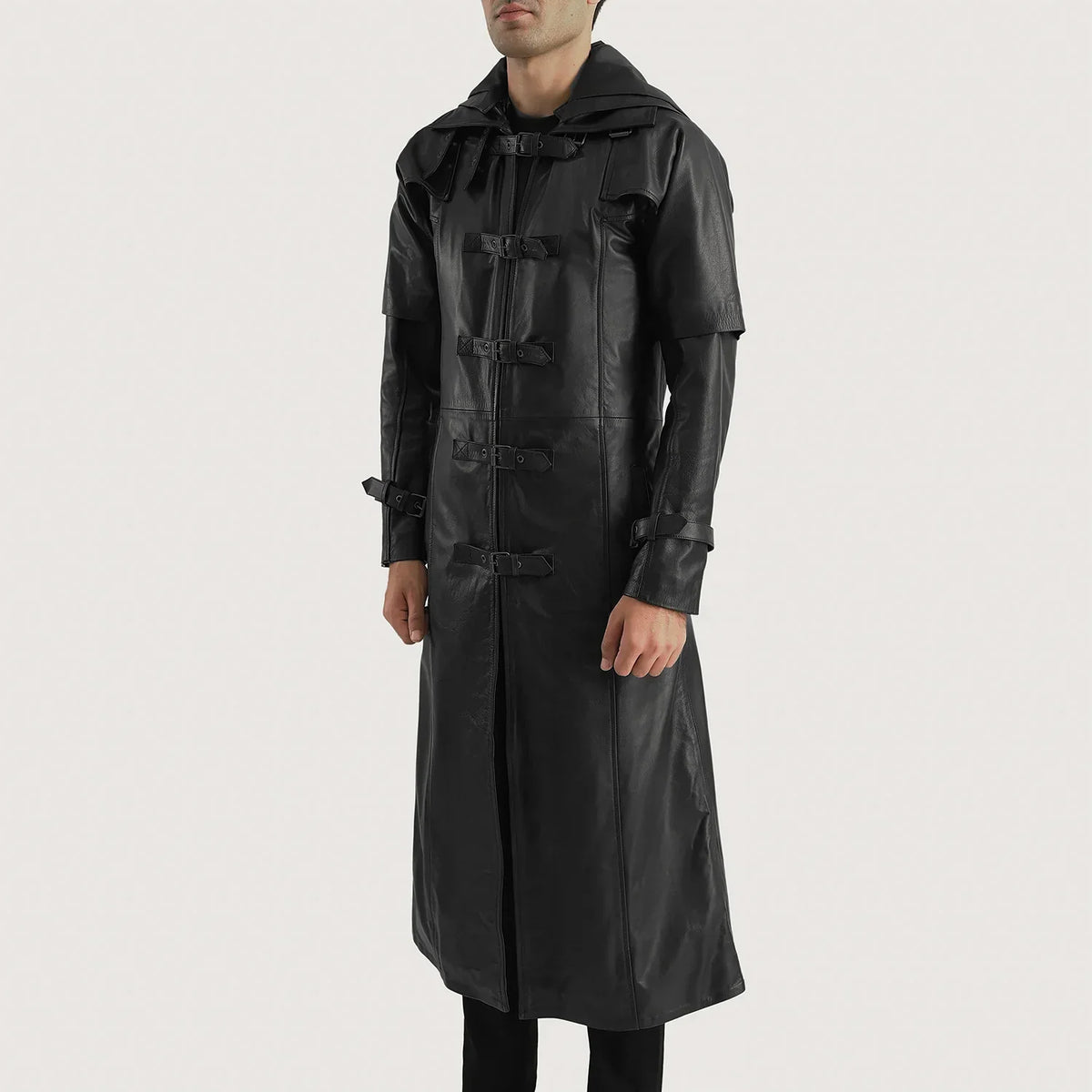 
Black. Cowhide Leather Trench Coat - Rückansicht mit passgenauen Schultern & sauberem Saum