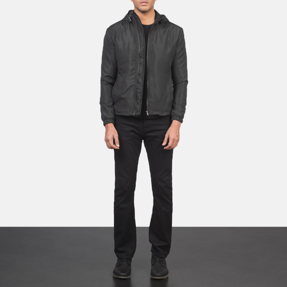 Jimmy Black Hooded Windbreaker Jacket - Seitenansicht mit ergonomischem Ärmelschnitt & sportlicher Passform