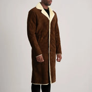
Brown Goatskin Suede Aviator Jacket - Rückansicht mit passgenauen Schultern & sauberem Saum