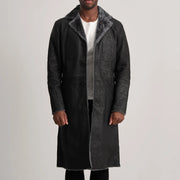 
Kolby Distressed Black Shearling Long Coat in Distressed Black Sheepskin Snuffed - Vorderansicht & maßgeschneiderte Silhouette | Online Kaufen